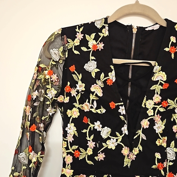 A'GACI Floral embroidered black mesh lace up long sleeve romper zip back S - Picture 2 of 8